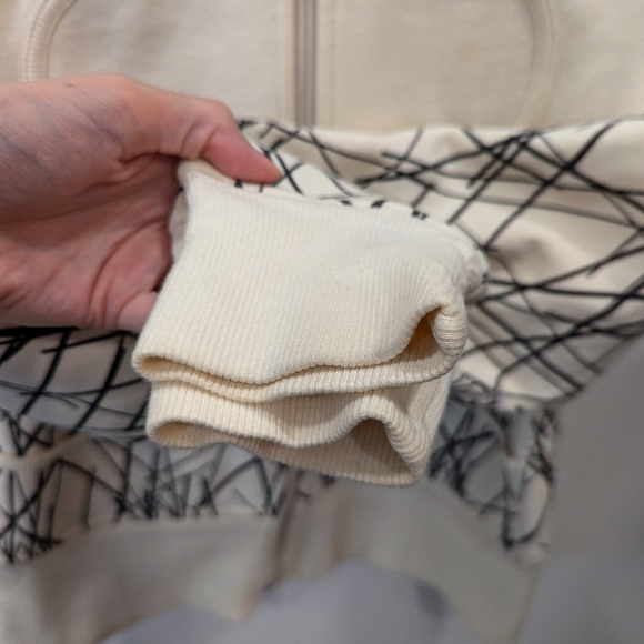 Lululemon Scuba Hoodie Cream & Black - Picture 3 of 6